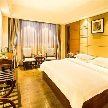 Greentree Inn Guangdong Jieyang Bus Terminal Station Ronghua Avenue Business Hotel Exteriér fotografie