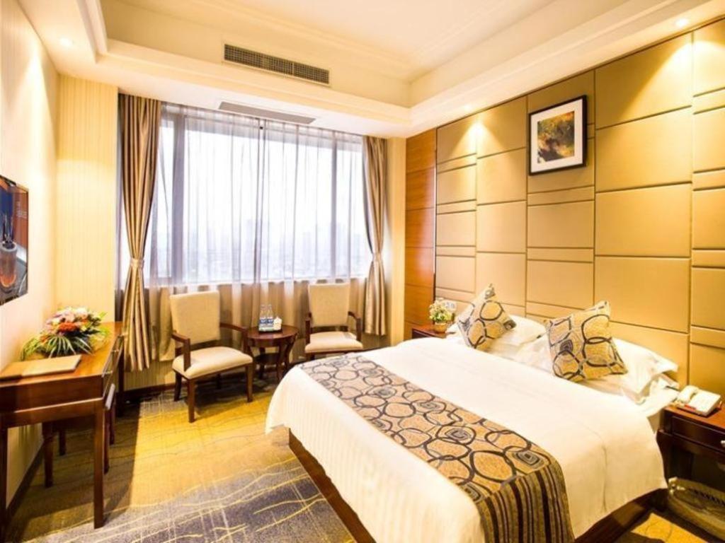 Greentree Inn Guangdong Jieyang Bus Terminal Station Ronghua Avenue Business Hotel Exteriér fotografie