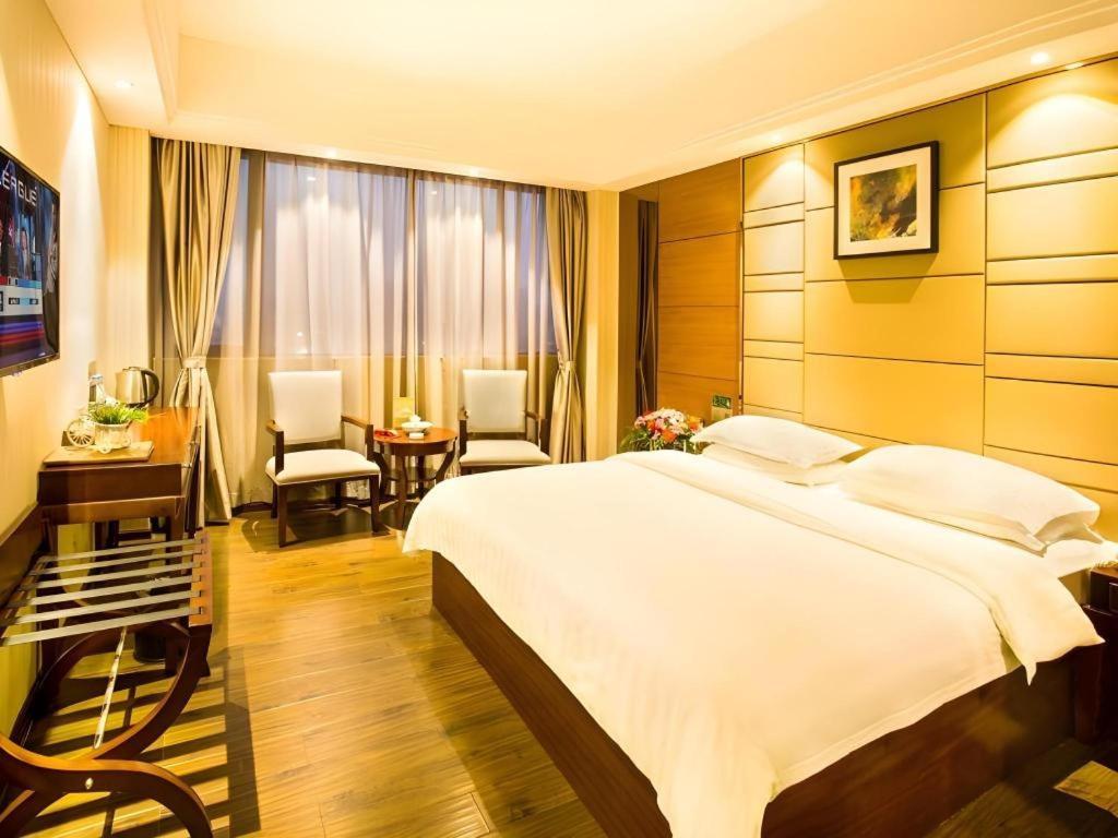 Greentree Inn Guangdong Jieyang Bus Terminal Station Ronghua Avenue Business Hotel Exteriér fotografie